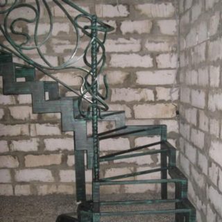 Лестница кованая 8